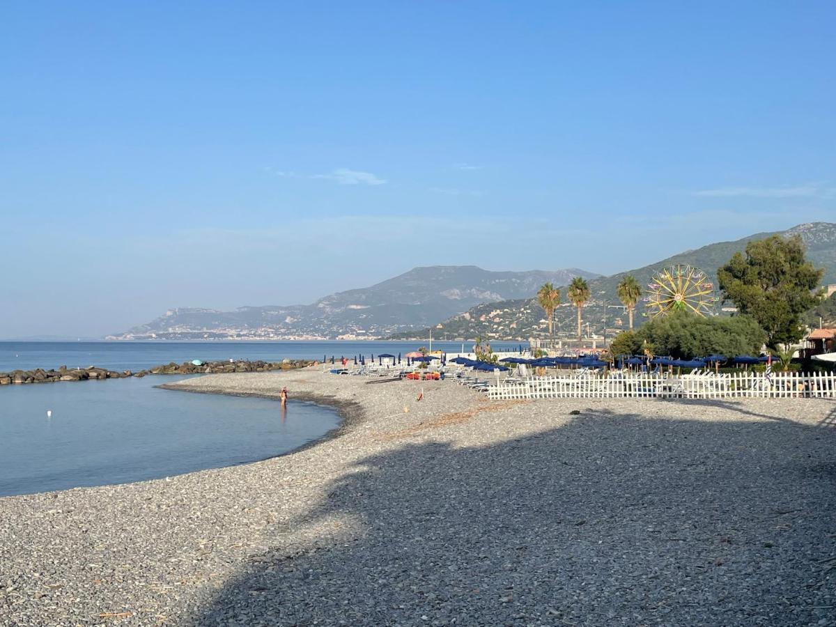 Casa Aiga Marina Lägenhet Ventimiglia Exteriör bild