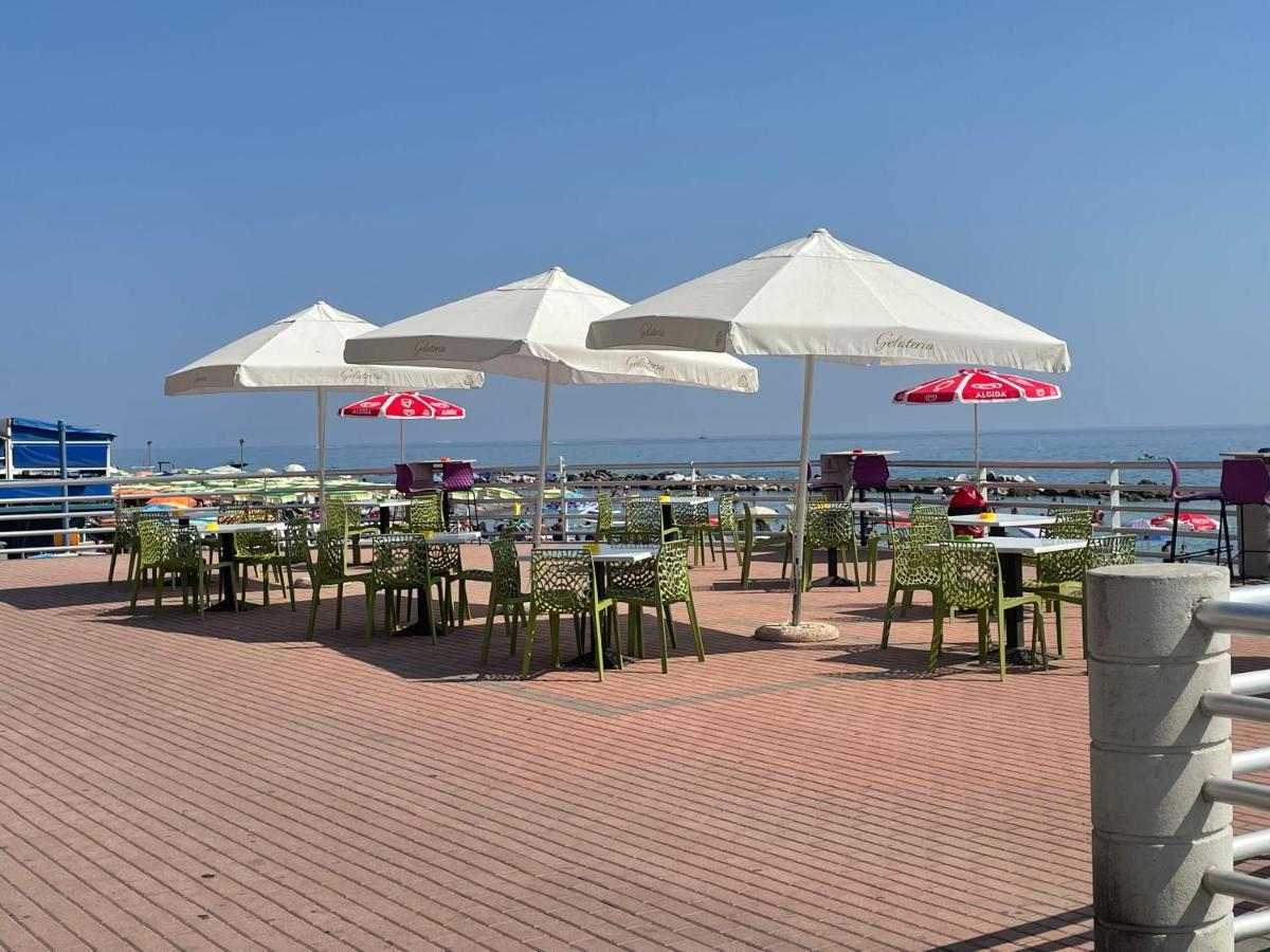Casa Aiga Marina Lägenhet Ventimiglia Exteriör bild